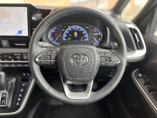 TOYOTA NOAH HYBRID 2025 Image 31