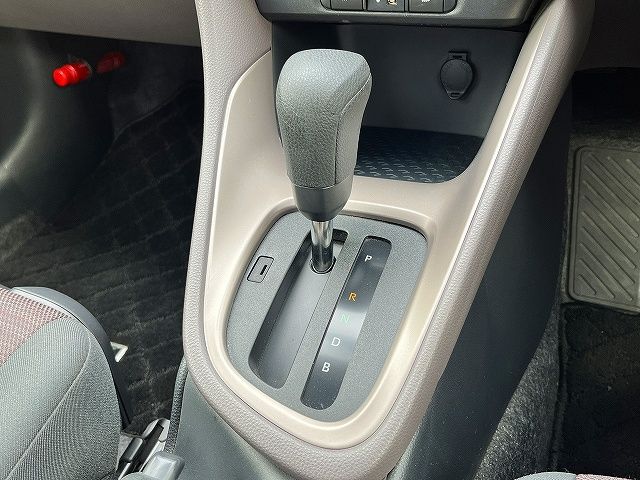 TOYOTA YARIS HYBRID 2022 Image 31