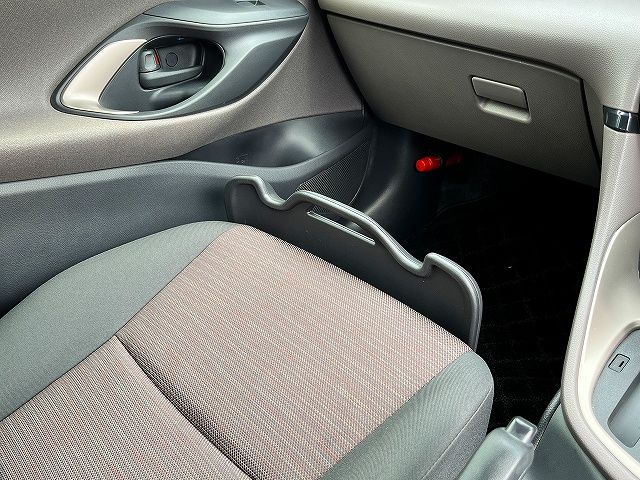 TOYOTA YARIS HYBRID 2022 Image 31