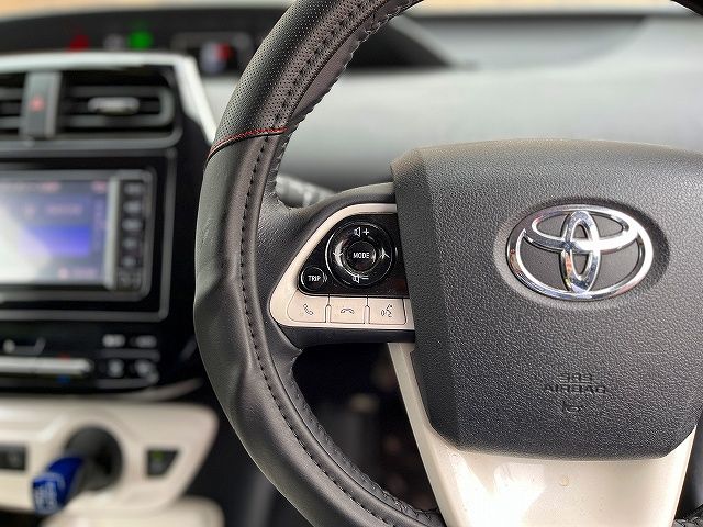 TOYOTA PRIUS 2017 Image 31