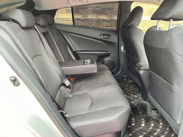 TOYOTA PRIUS 2017 Image 31