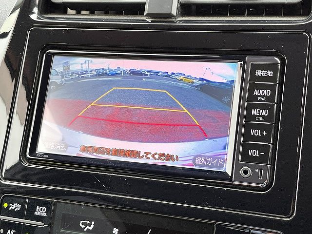 TOYOTA PRIUS 2017 Image 31