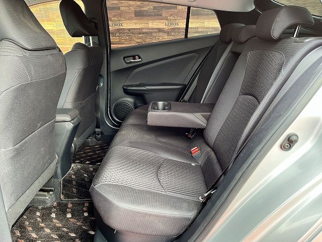 TOYOTA PRIUS 2017 Image 31