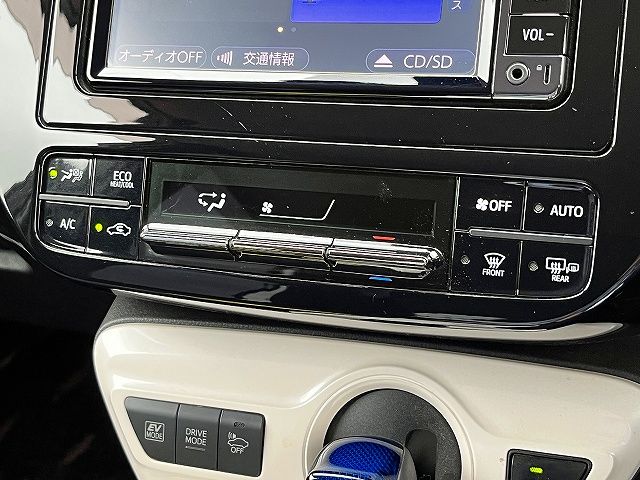 TOYOTA PRIUS 2017 Image 31