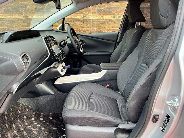 TOYOTA PRIUS 2017 Image 31