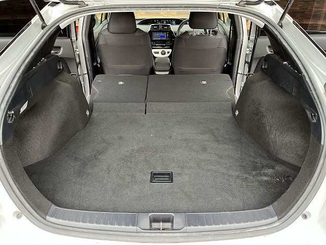 TOYOTA PRIUS 2017 Image 31