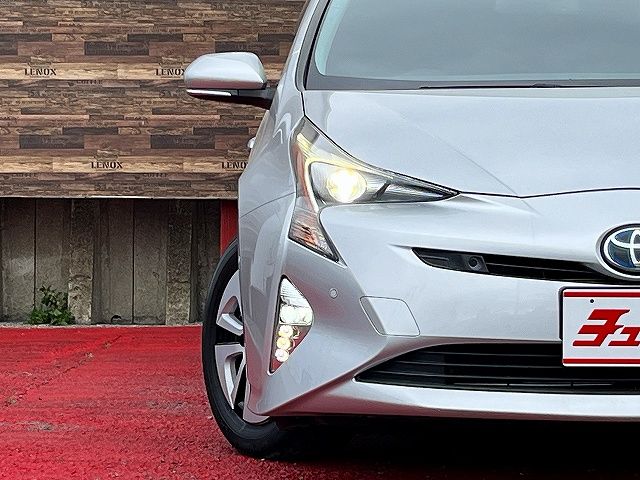 TOYOTA PRIUS 2017 Image 31