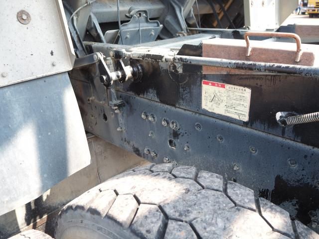 MITSUBISHI FUSOU SUPER GREAT 2015 Image 31