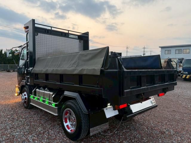 MITSUBISHI FUSOU FIGHTER 2004 Image 31