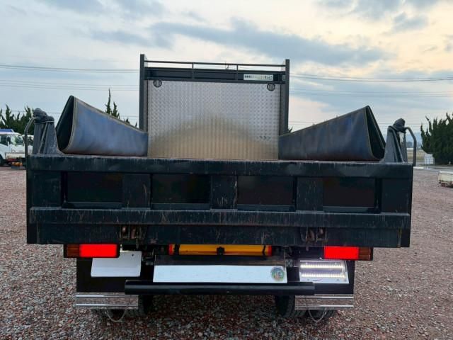 MITSUBISHI FUSOU FIGHTER 2004 Image 31