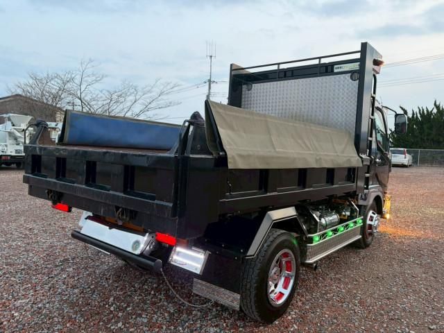 MITSUBISHI FUSOU FIGHTER 2004 Image 31