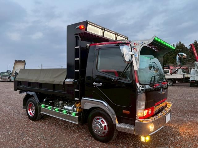 MITSUBISHI FUSOU FIGHTER 2004 Image 31