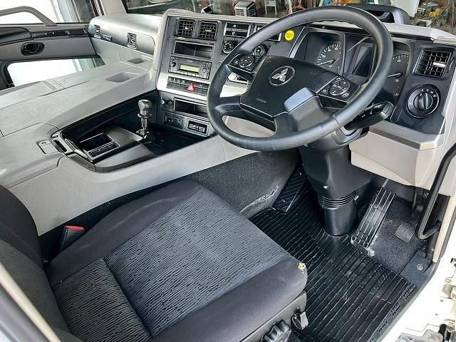 MITSUBISHI FUSOU SUPER GREAT 2018 Image 31