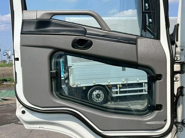 MITSUBISHI FUSOU SUPER GREAT 2018 Image 31