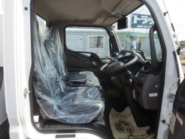 MITSUBISHI CANTER 2025 Image 31