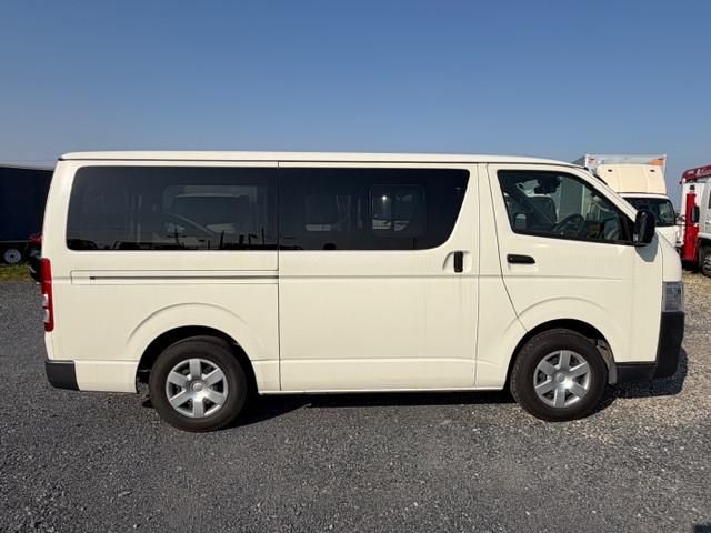 TOYOTA HIACE VAN 2WD 2021 Image 31