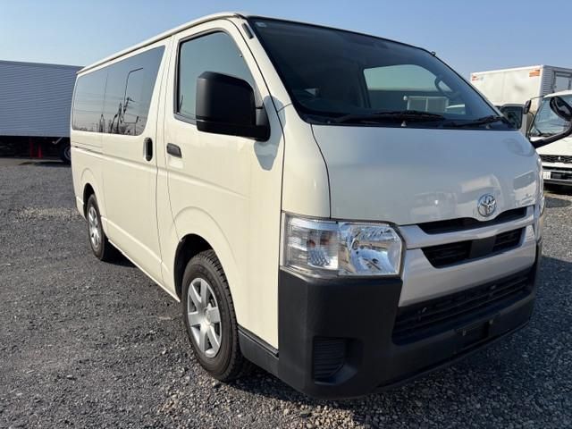 TOYOTA HIACE VAN 2WD 2021 Image 31