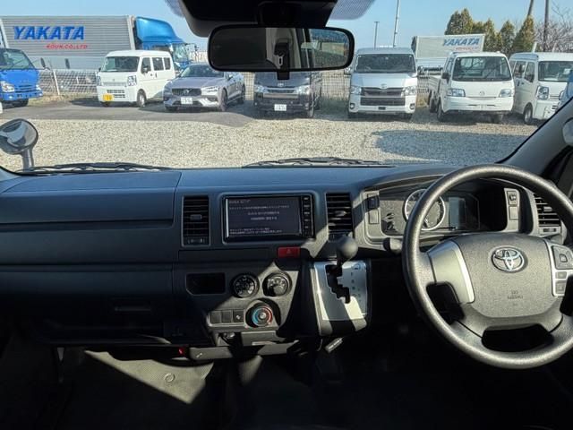 TOYOTA HIACE VAN 2WD 2021 Image 31