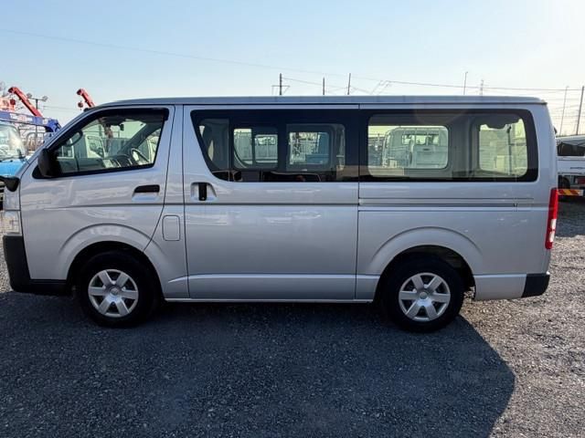 TOYOTA HIACE VAN 2WD 2020 Image 31