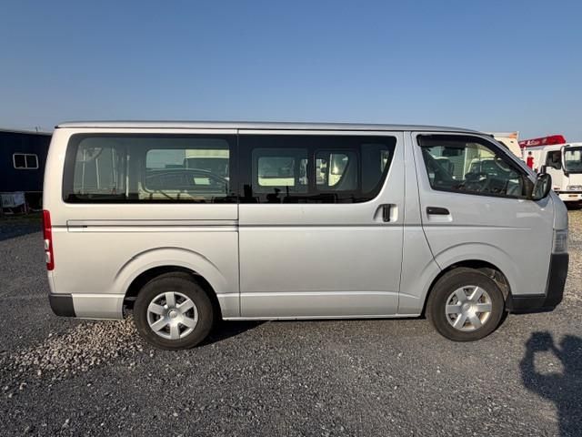 TOYOTA HIACE VAN 2WD 2020 Image 31