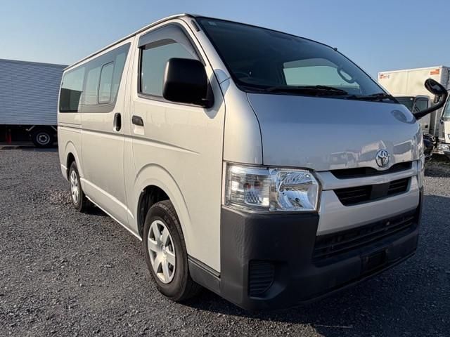 TOYOTA HIACE VAN 2WD 2020 Image 31