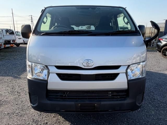 TOYOTA HIACE VAN 2WD 2020 Image 31