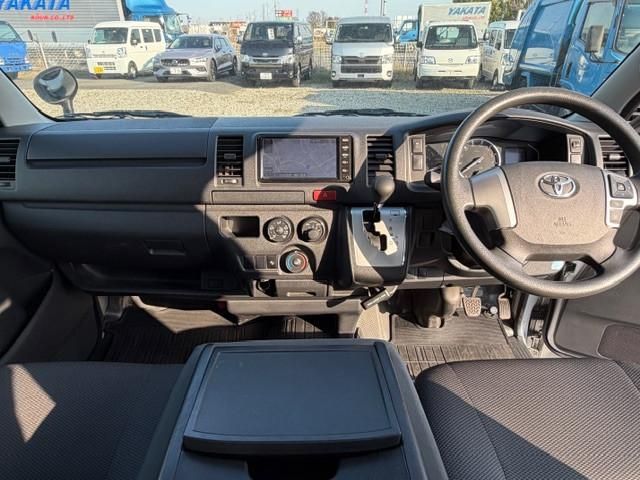 TOYOTA HIACE VAN 2WD 2020 Image 31