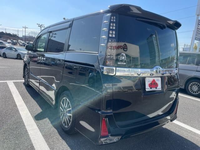 TOYOTA VOXY 2016 Image 31