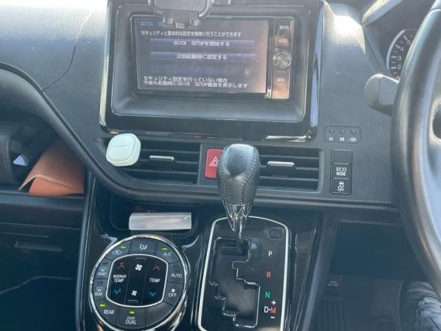 TOYOTA VOXY 2016 Image 31