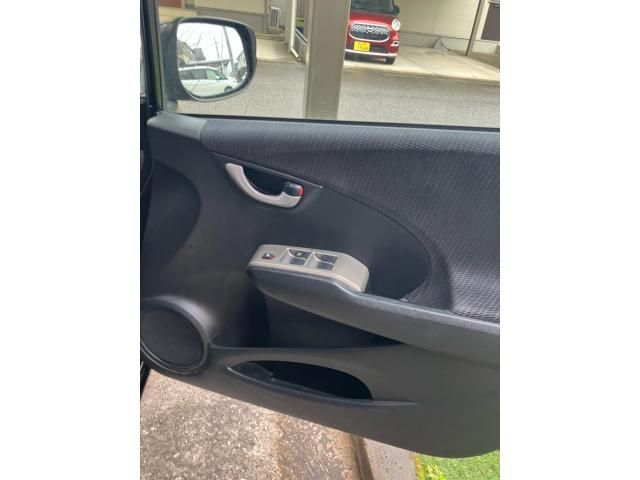 HONDA FIT HYBRID 2012 Image 31