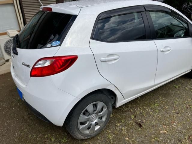 MAZDA DEMIO 2011 Image 31