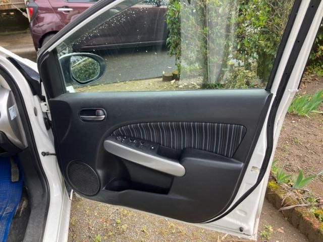 MAZDA DEMIO 2011 Image 31