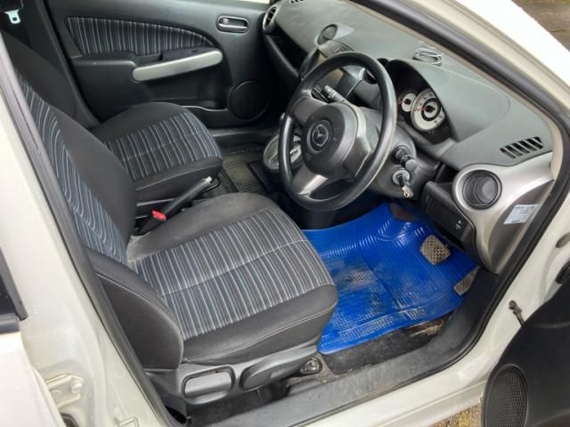 MAZDA DEMIO 2011 Image 31