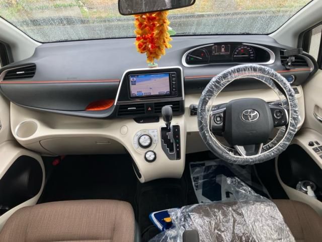 TOYOTA SIENTA HYBRID 2018 Image 31
