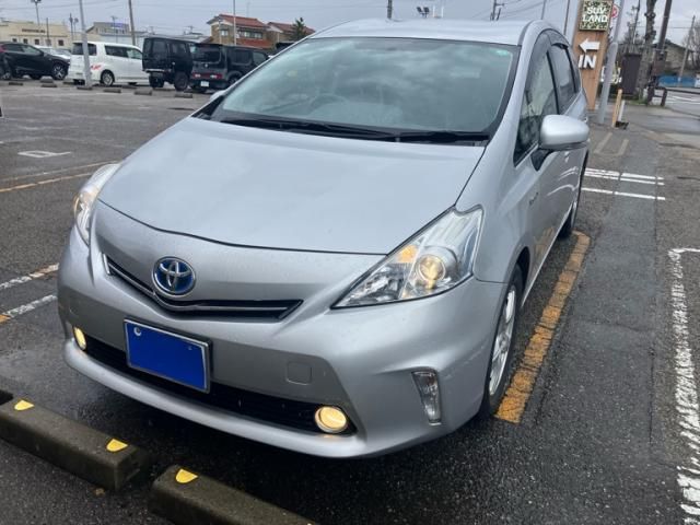 TOYOTA PRIUS ALPHA 2013 Image 31