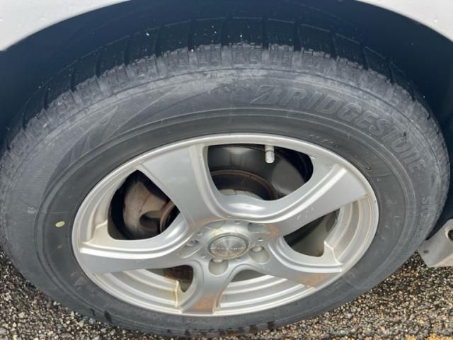 TOYOTA PRIUS ALPHA 2013 Image 31