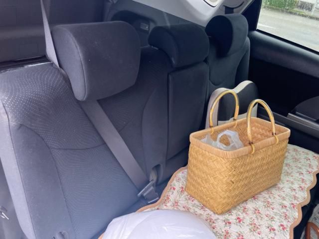 TOYOTA PRIUS ALPHA 2013 Image 31