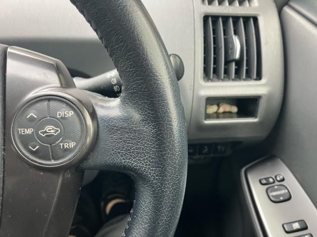 TOYOTA PRIUS ALPHA 2013 Image 31