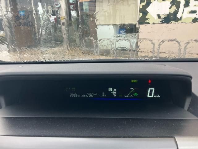 TOYOTA PRIUS ALPHA 2013 Image 31