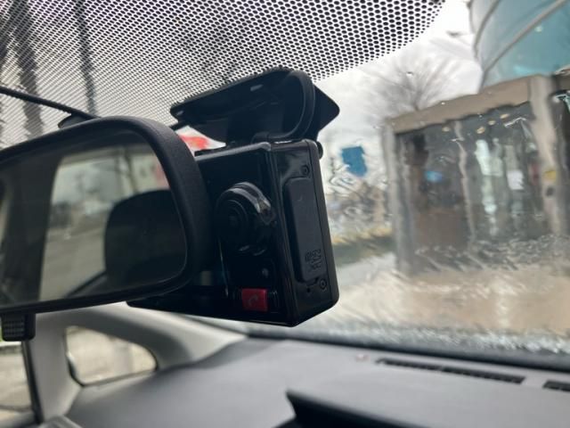 TOYOTA PRIUS ALPHA 2013 Image 31