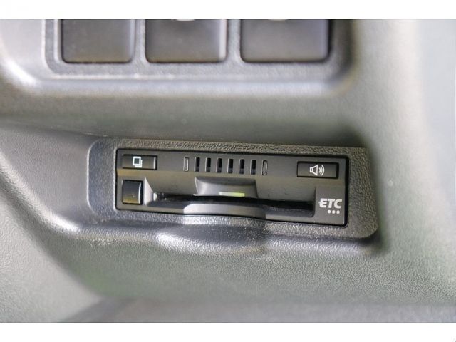 TOYOTA HIACE VAN 4WD 2022 Image 31