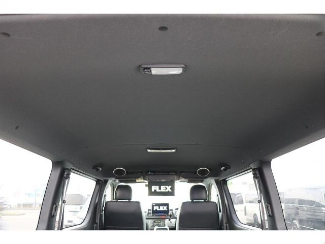 TOYOTA HIACE VAN 4WD 2022 Image 31