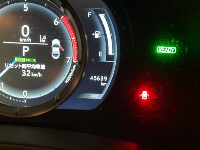 TOYOTA LEXUS RC300H 2019 Image 31