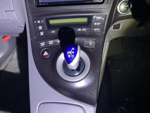 TOYOTA PRIUS 2011 Image 31