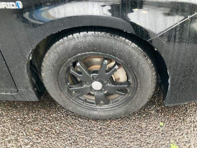 TOYOTA PRIUS 2012 Image 31