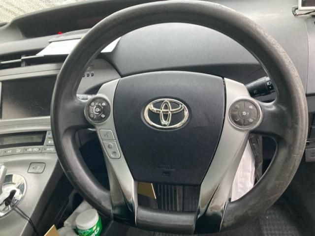 TOYOTA PRIUS 2012 Image 31