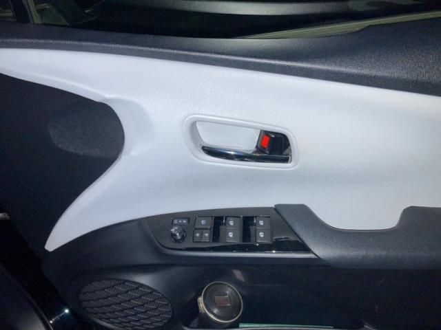 TOYOTA PRIUS 2016 Image 31