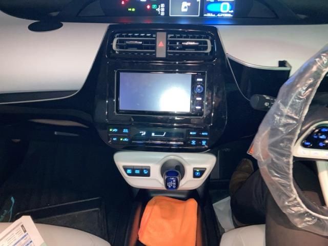 TOYOTA PRIUS 2016 Image 31