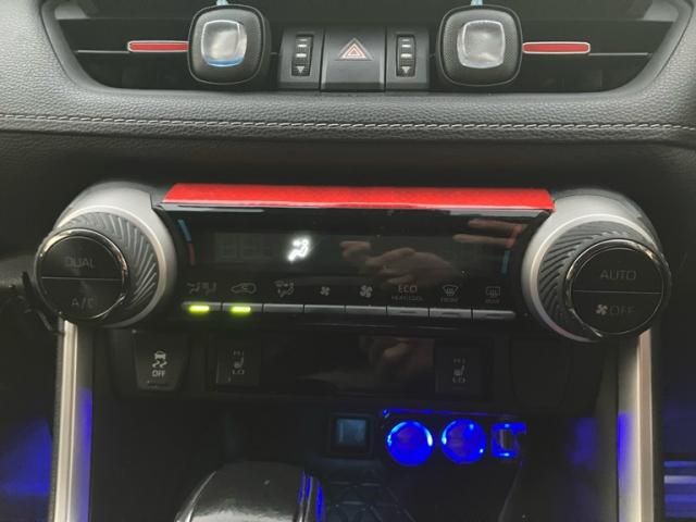 TOYOTA RAV4 HYBRID 4WD 2019 Image 31