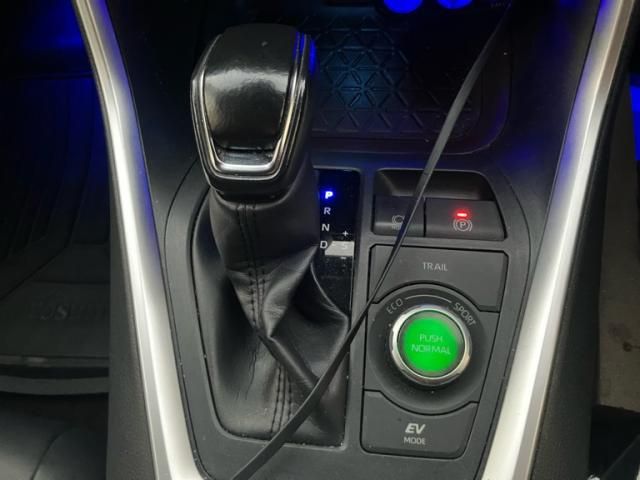 TOYOTA RAV4 HYBRID 4WD 2019 Image 31